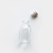 Afbeelding in Gallery-weergave laden, Mini fles vaasje
